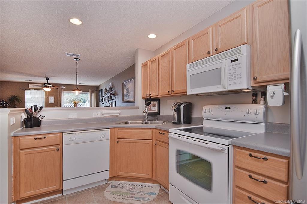 8154 Rudolph Road, Unit 2303 Charlotte, NC 28216 - Photo 4 of 15