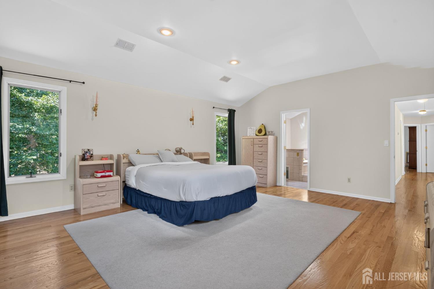 14 Gallo Way Edison, NJ 08820 - Photo 23 of 38