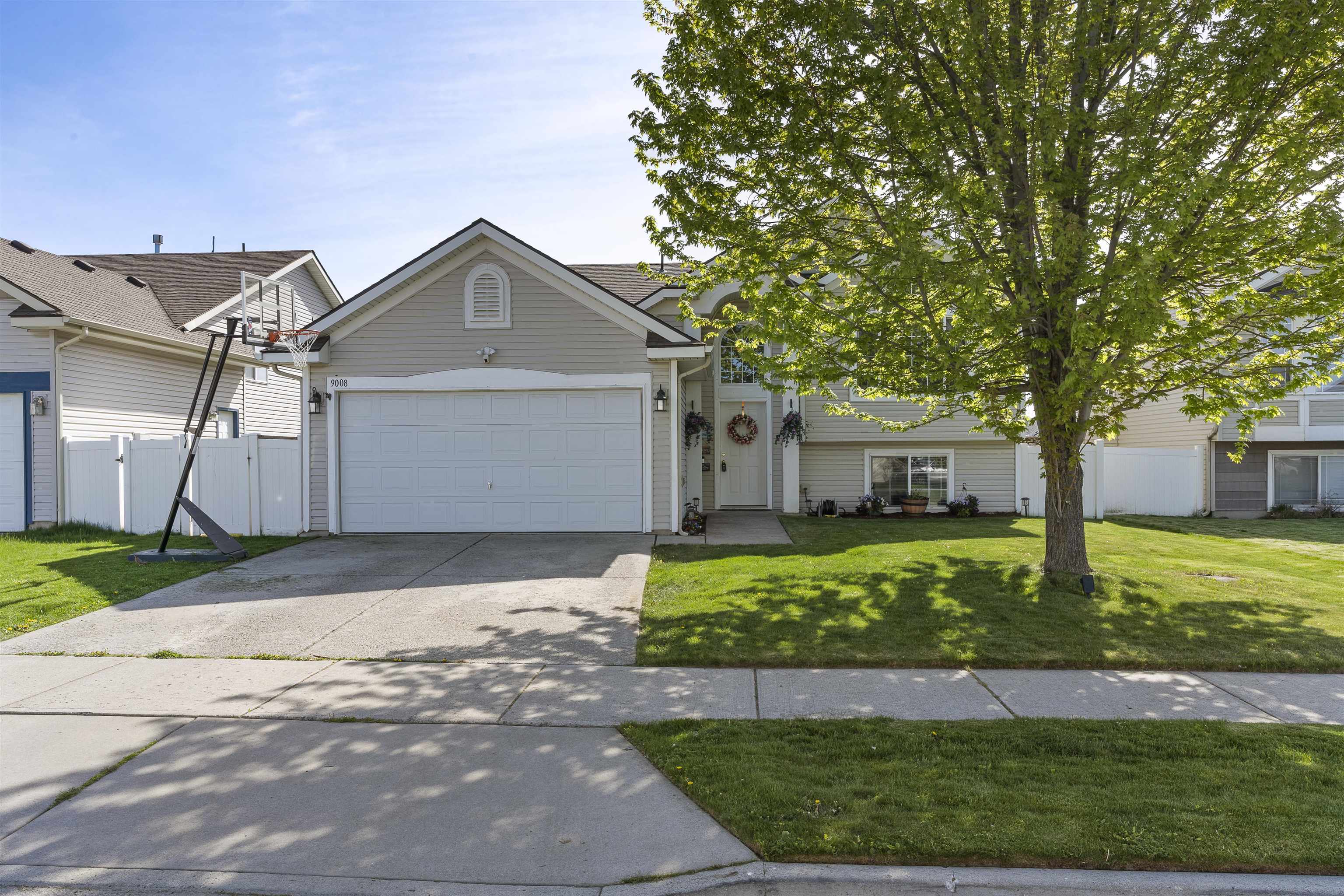 9008 North Oak Street Spokane, WA 99208 - Photo 1 of 35