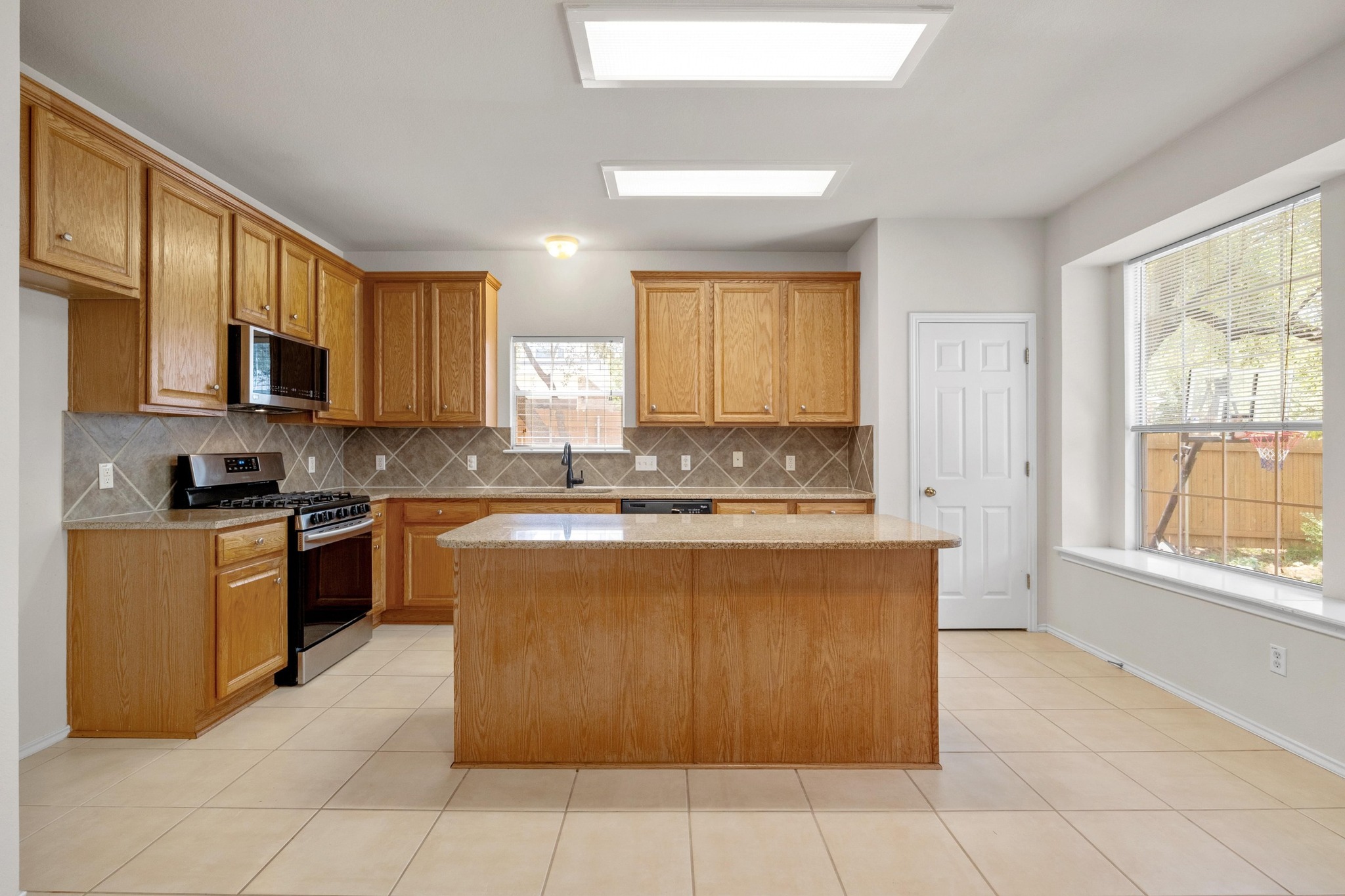 9400 Billingham Trail Austin, TX 78717 - Photo 7 of 32