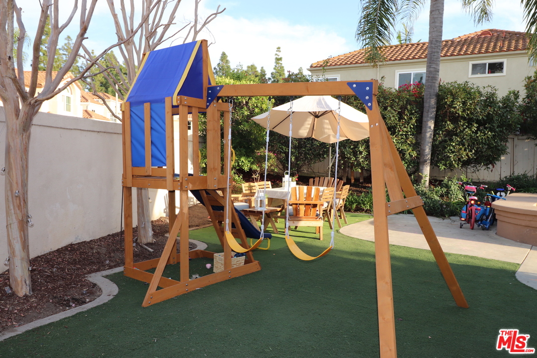 2 Montage Irvine, CA 92614 - Photo 26 of 32 a view of a park with slide