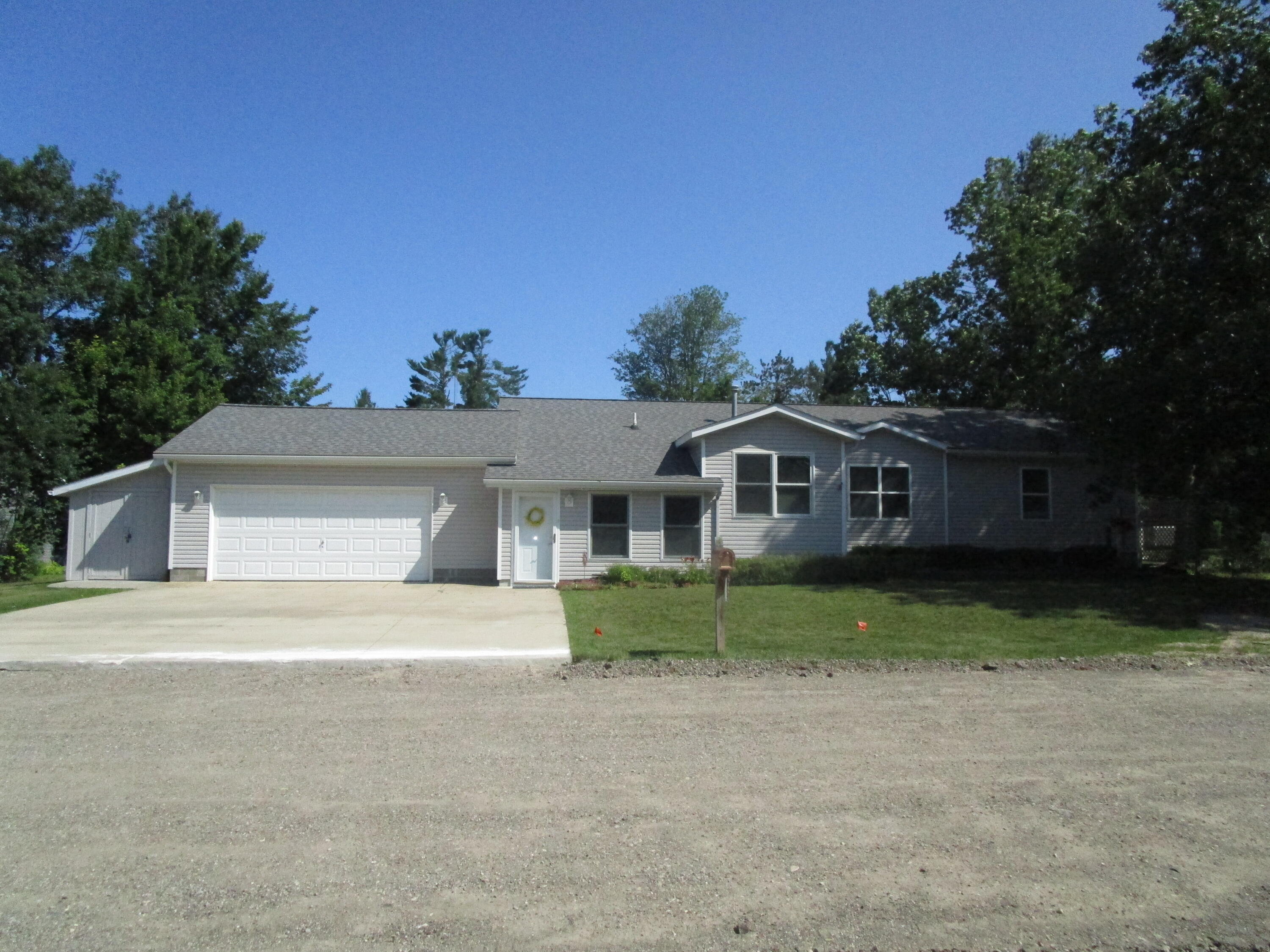 6642 Burchfield Road Indian River, MI 49749 - Photo 4 of 35
