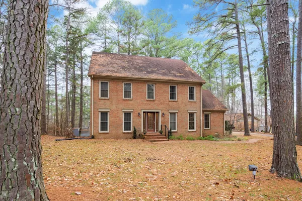 $389,900 | 371 Woodland Drive, Huntingdon, TN 38344