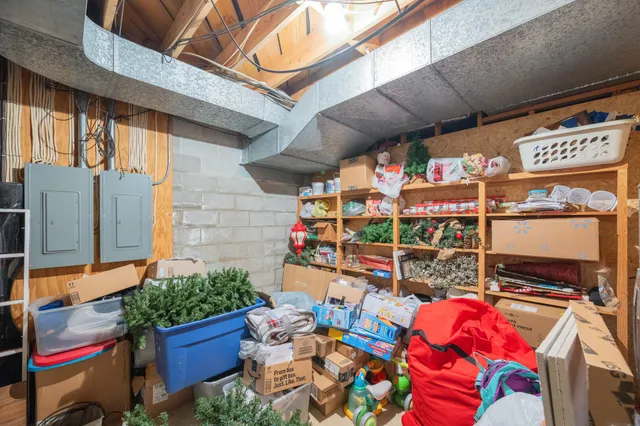 a room with lots of stuff and flowers