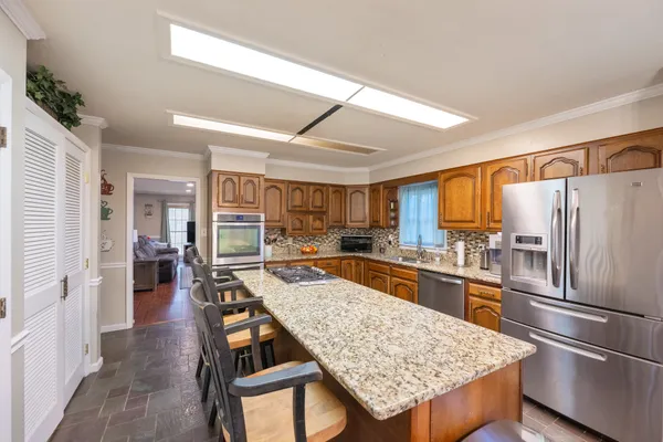 $389,900 | 371 Woodland Drive, Huntingdon, TN 38344