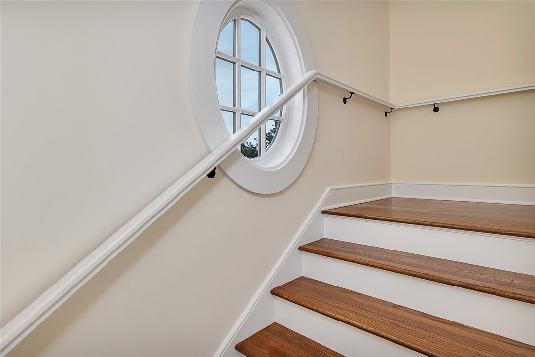 144 Point Lane St. Simons Island, GA 31522 - Photo 59 of 100 Stairway to attic