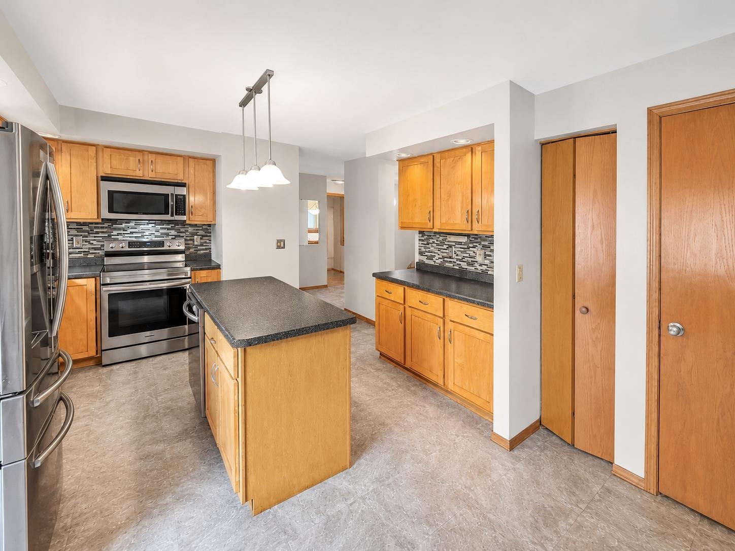 3529 North Morrison Street Appleton, WI 54911 - Photo 6 of 39