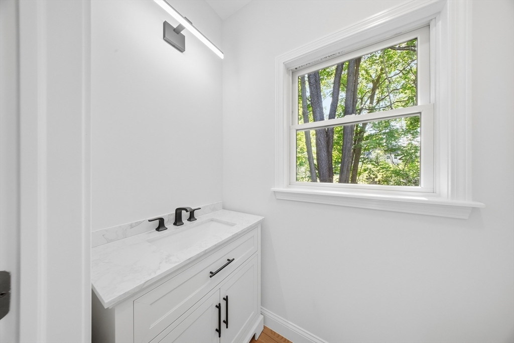24 Nashua Road, Unit 1 Pepperell, MA 01463 - Photo 5 of 28