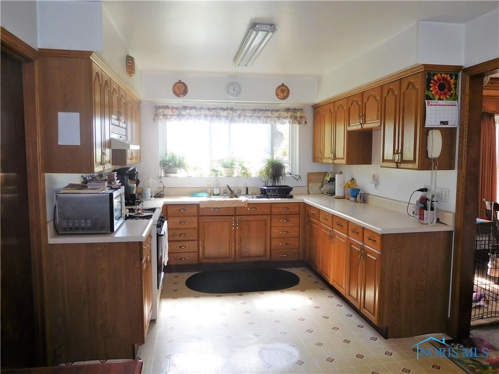 4673 Libbey Road Perrysburg, OH 43551 - Photo 6 of 22 Gallery Image 6