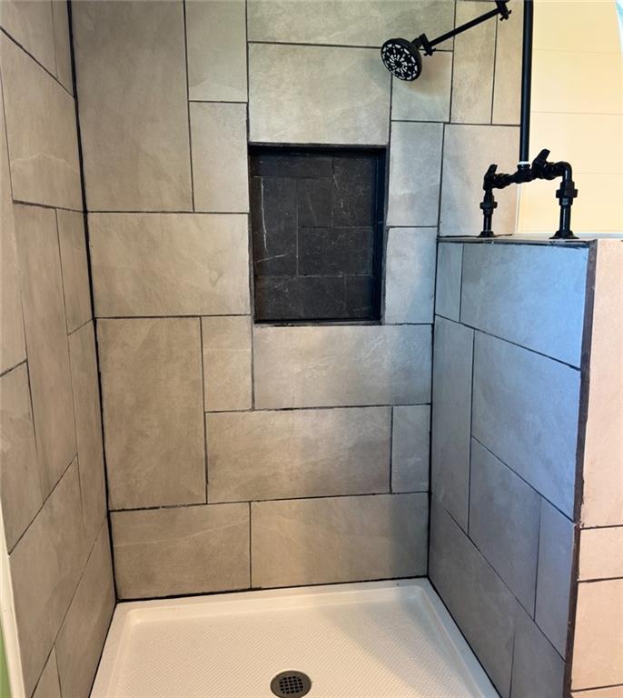 308 Sgros Road Rural Valley, PA 16249 - Photo 11 of 25 a bathroom with a shower