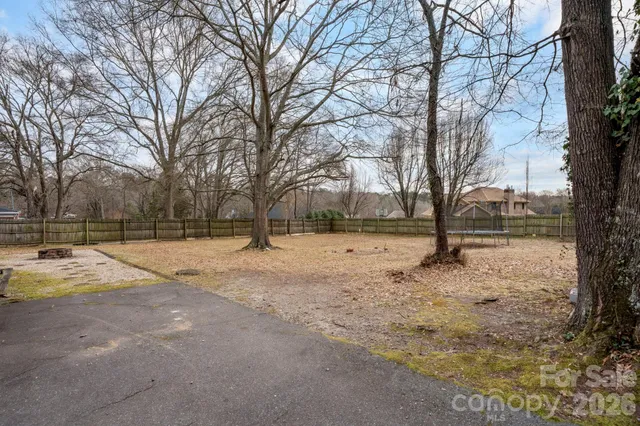 $335,000 | 925 12th Avenue Northwest, Hickory, NC 28601