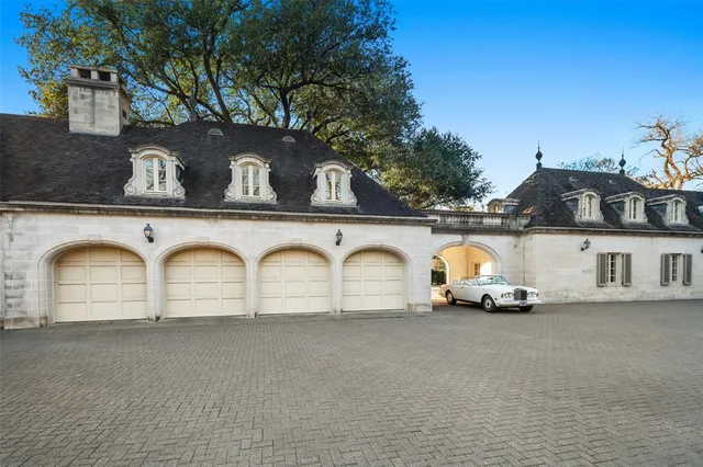 a view of two couches in a patio