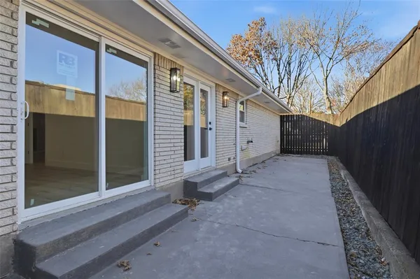$3,950 | 7076 Briarmeadow Drive, Dallas, TX 75230