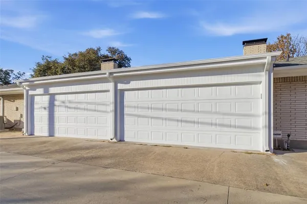 $3,950 | 7076 Briarmeadow Drive, Dallas, TX 75230