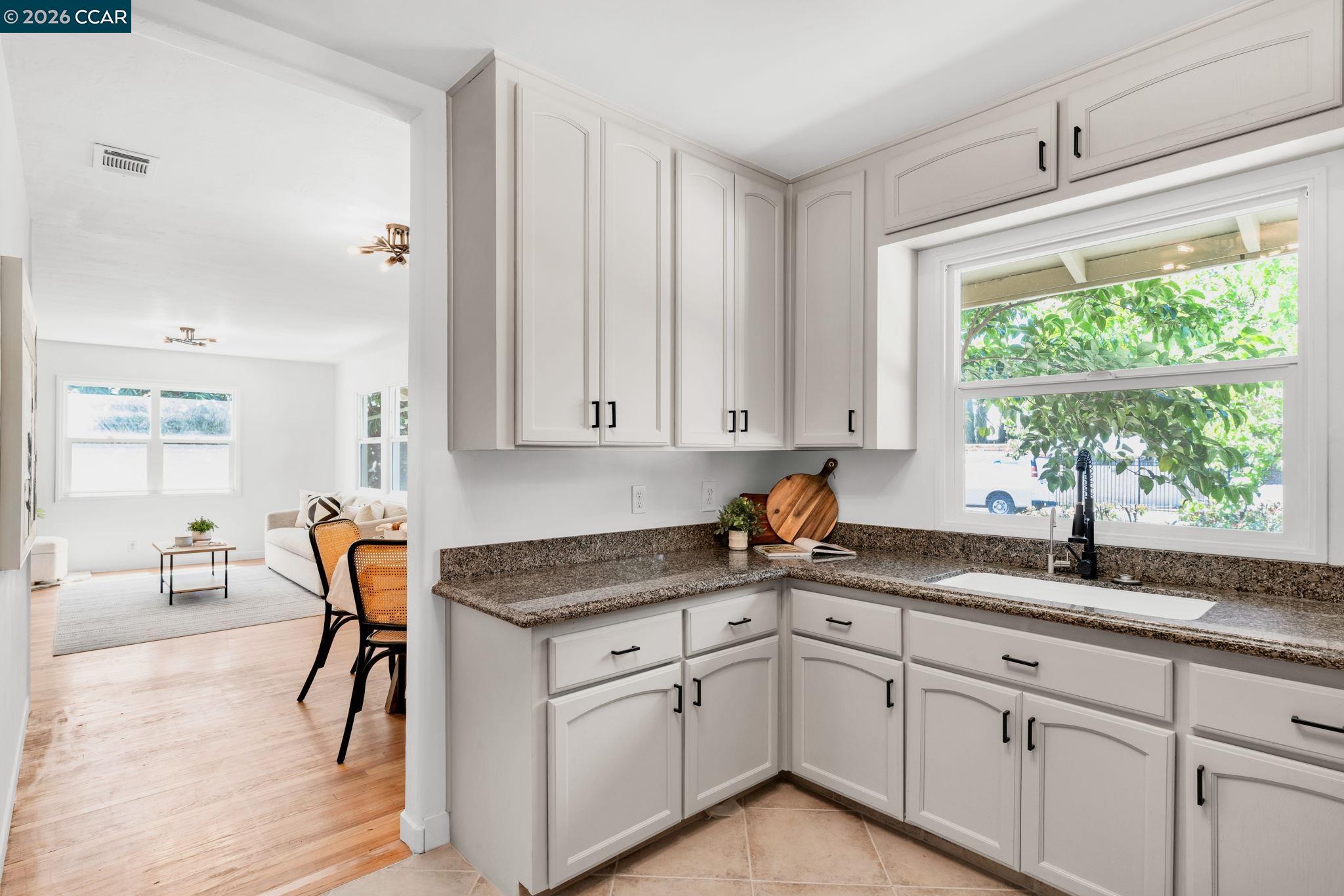 2072 Chalomar Road Concord, CA 94518 - Photo 11 of 42