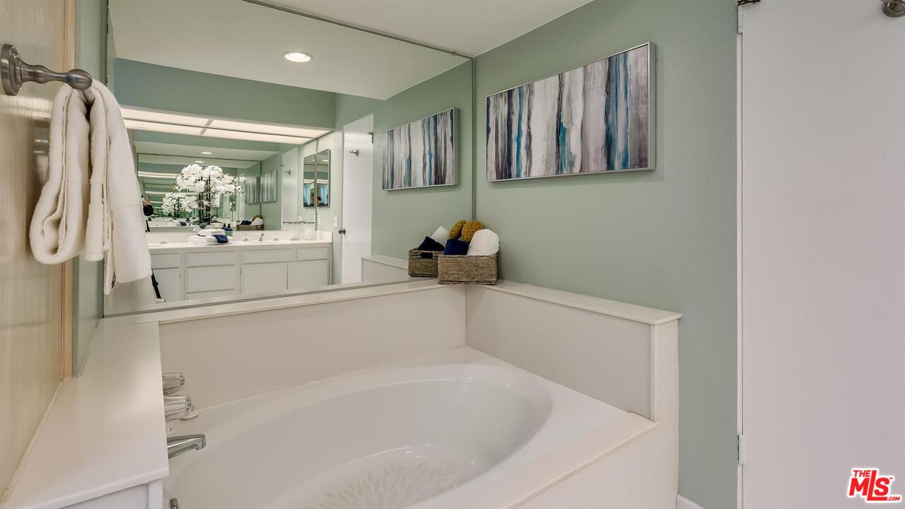 4561 Alla Road, Unit 1 Marina del Rey, CA 90292 - Photo 16 of 23