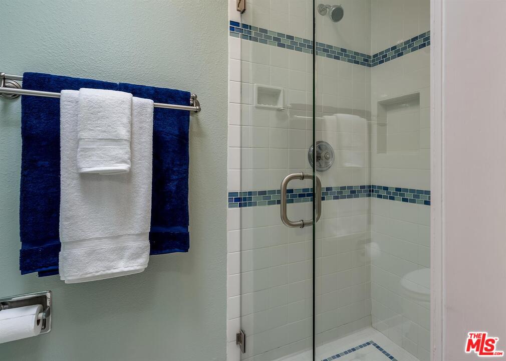 4561 Alla Road, Unit 1 Marina del Rey, CA 90292 - Photo 17 of 23