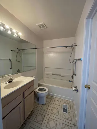 $2,250 | 51 Arboretum Drive, Lombard, IL 60148
