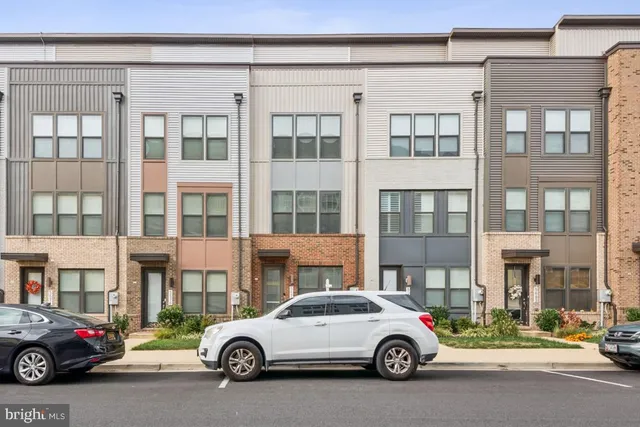 a car parked in front of a building