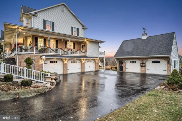 $1,125,000 | 1709 Country Manor Drive, York, PA 17408