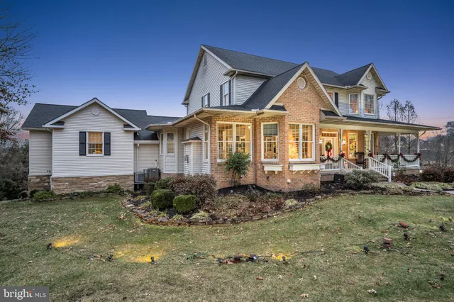 $1,125,000 | 1709 Country Manor Drive, York, PA 17408