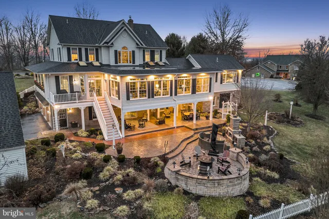 $1,125,000 | 1709 Country Manor Drive, York, PA 17408