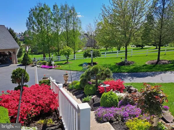 $1,075,000 | 1709 Country Manor Drive, York, PA 17408