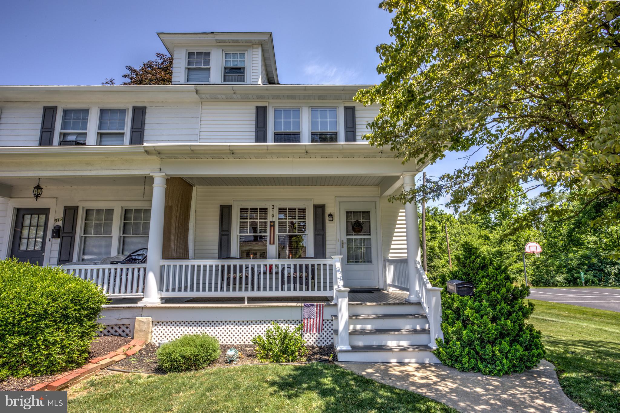 319 East New Street Lititz, PA 17543 - Photo 1 of 39 319 E New St