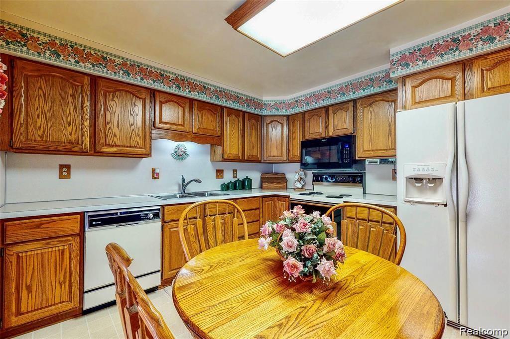 4387 Crosby Road Flint, MI 48506 - Photo 10 of 59 E87DACF3-C665-4D51-9432-F10CA8427E09_1_201_a.jpeg