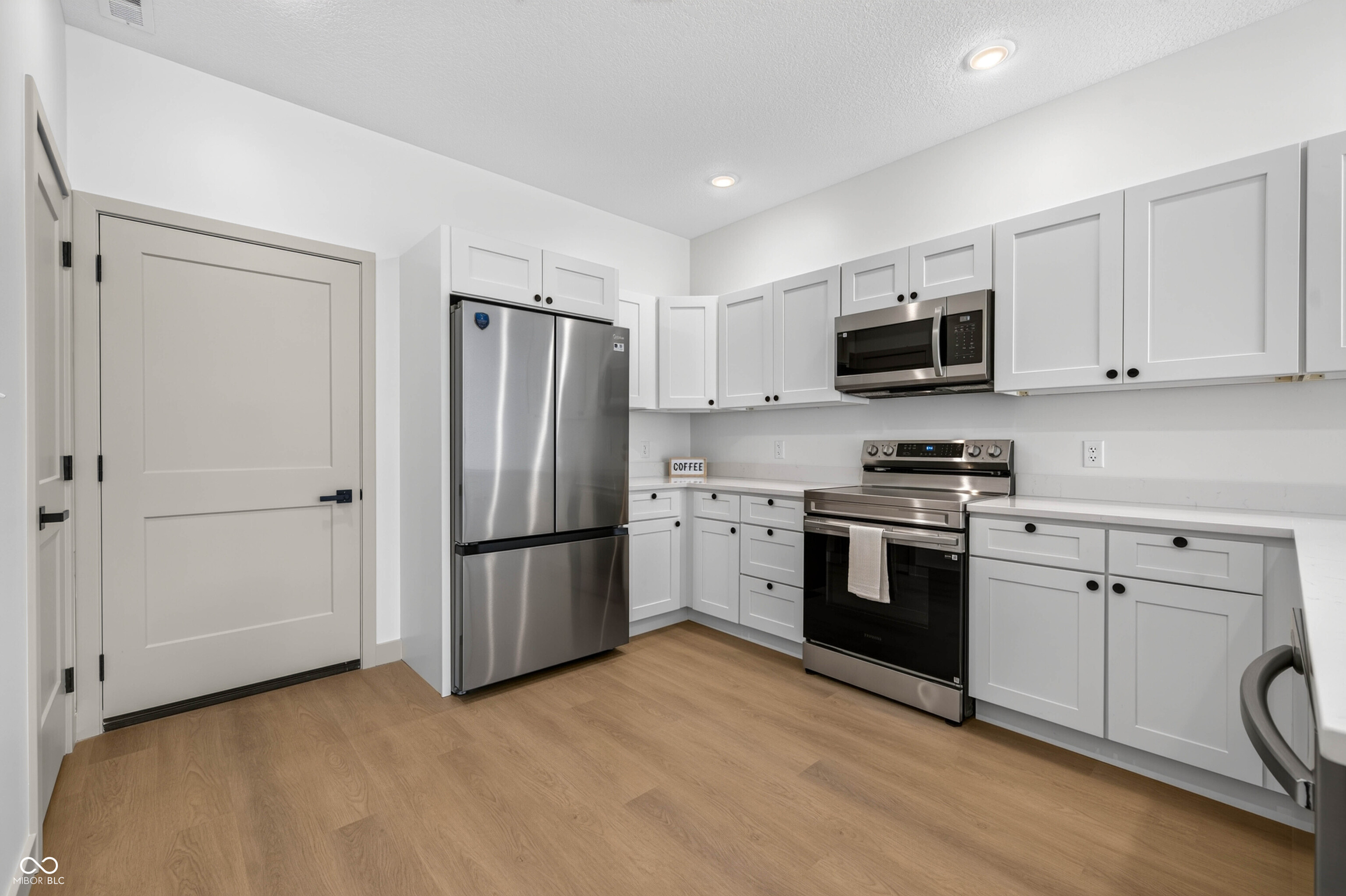 45 South Beatty Street Columbus, IN 47201 - Photo 17 of 70