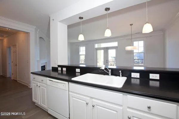 $2,600 | 640 Village Park Drive, Unit 302, Wilmington, NC 28405