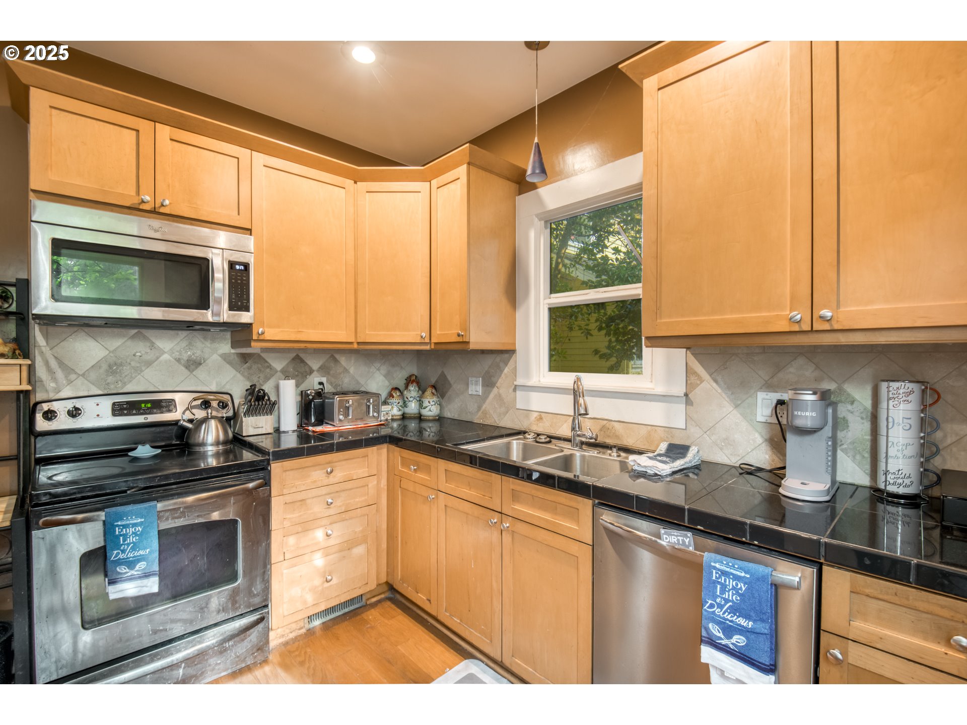 716 Northeast 75th Avenue Portland, OR 97213 - Photo 12 of 25