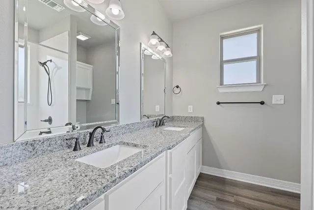 $370,000 | 103 West Tomlinson Street, Florence, TX 76527