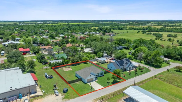 $370,000 | 103 West Tomlinson Street, Florence, TX 76527