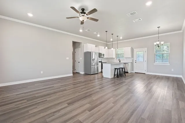 $370,000 | 103 West Tomlinson Street, Florence, TX 76527