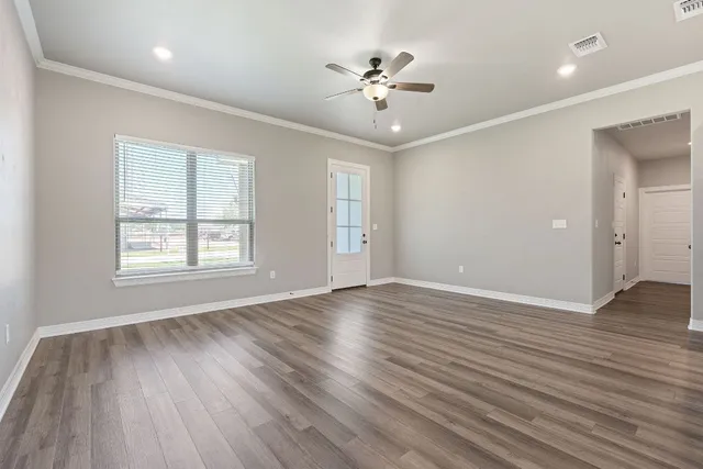 $370,000 | 103 West Tomlinson Street, Florence, TX 76527