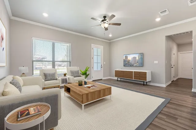 $370,000 | 103 West Tomlinson Street, Florence, TX 76527