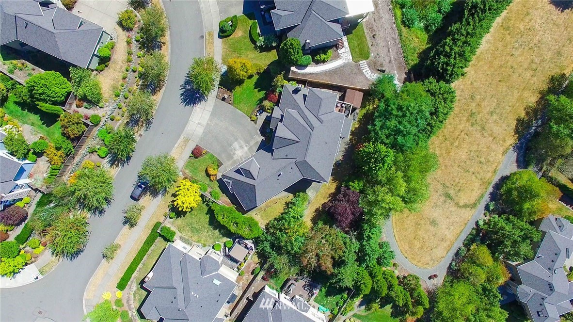 24204 21st Drive Southeast Bothell, WA 98021 - Photo 39 of 39 an aerial view of garden with swimming pool