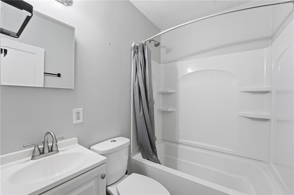 12802 Grandview Road Grandview, MO 64030 - Photo 15 of 29