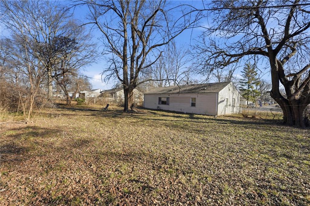 12802 Grandview Road Grandview, MO 64030 - Photo 22 of 29