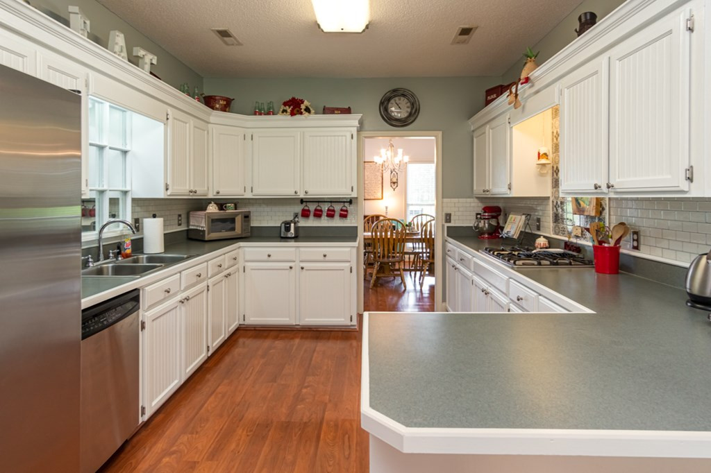 1043 Woodrow Road Bishopville, SC 29010 - Photo 15 of 38 Gallery Image 15