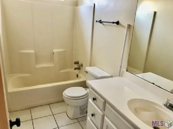 $2,100 | 38159 Willow Lake E Avenue, Prairieville, LA 70769