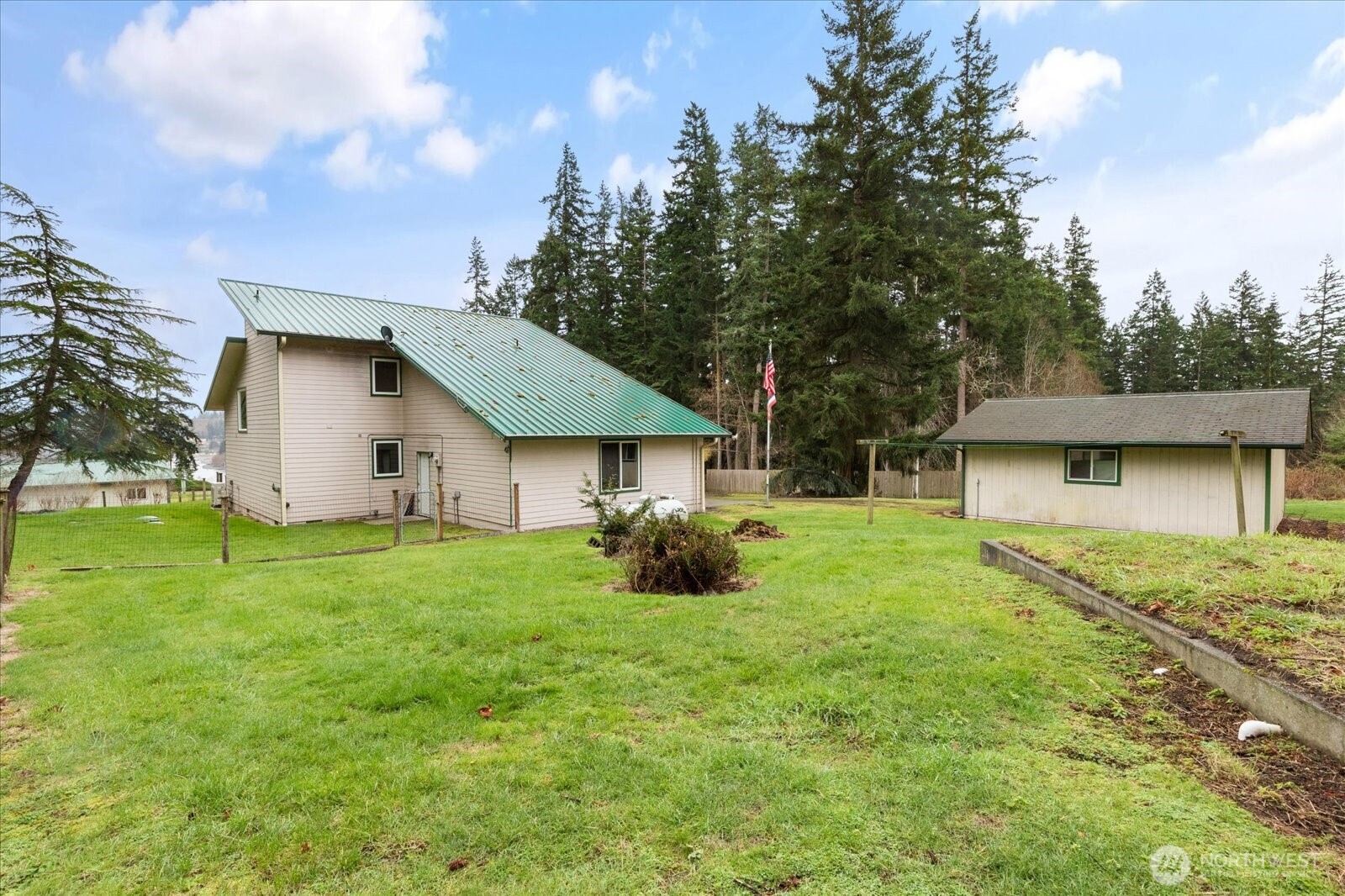 5296 Slocum Way Freeland, WA 98249 - Photo 10 of 40
