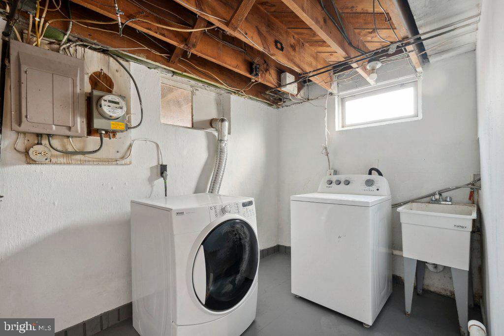 1728 Amuskai Road Baltimore, MD 21234 - Photo 26 of 30 a utility room with dryer and washer