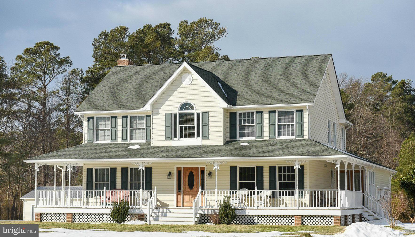 Beautiful Colonial Farmhouse!