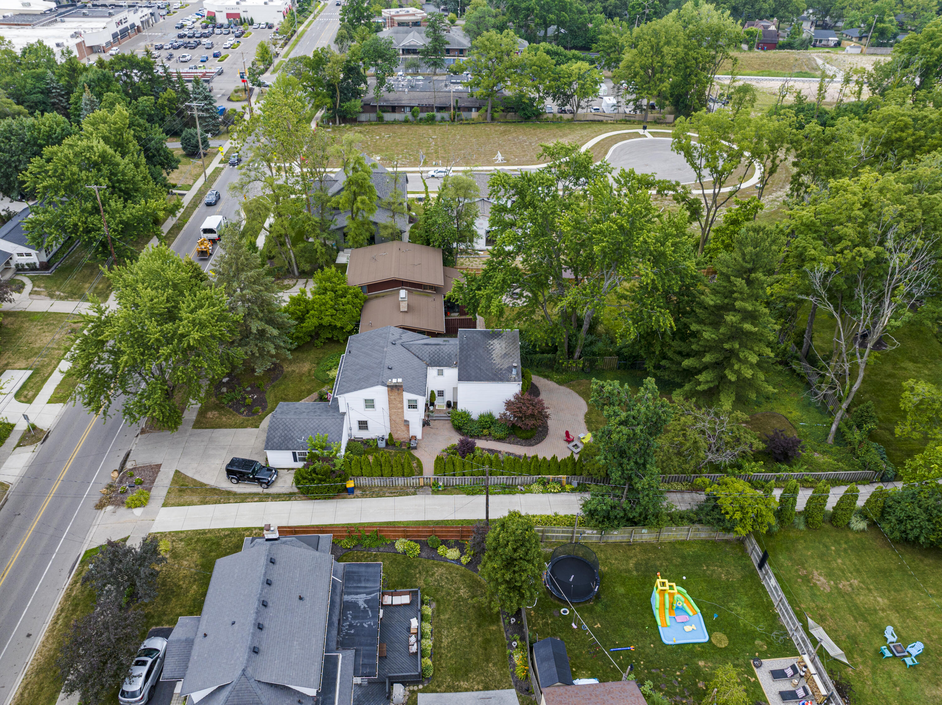 1753 Breton Road Southeast Grand Rapids, MI 49506 - Photo 48 of 62 1753 Breton Road-02