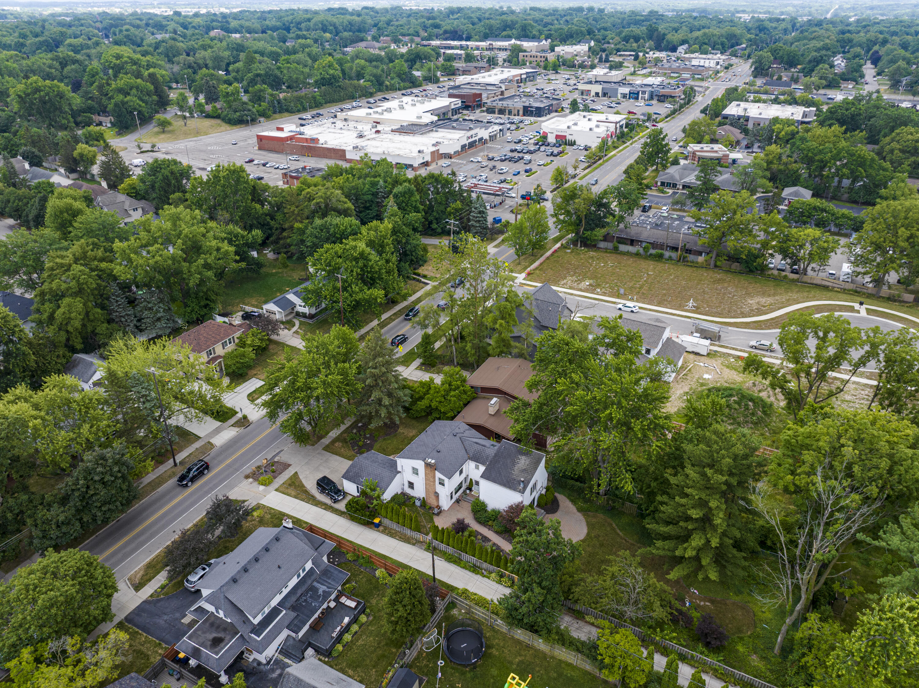 1753 Breton Road Southeast Grand Rapids, MI 49506 - Photo 49 of 62 1753 Breton Road-03