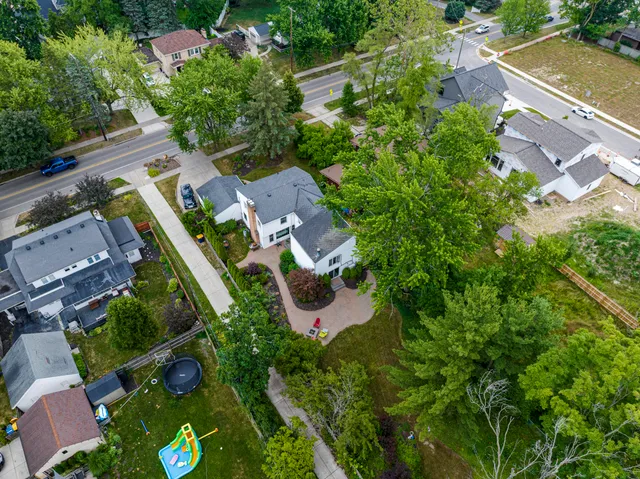 $675,000 | 1753 Breton Road Southeast, Grand Rapids, MI 49506