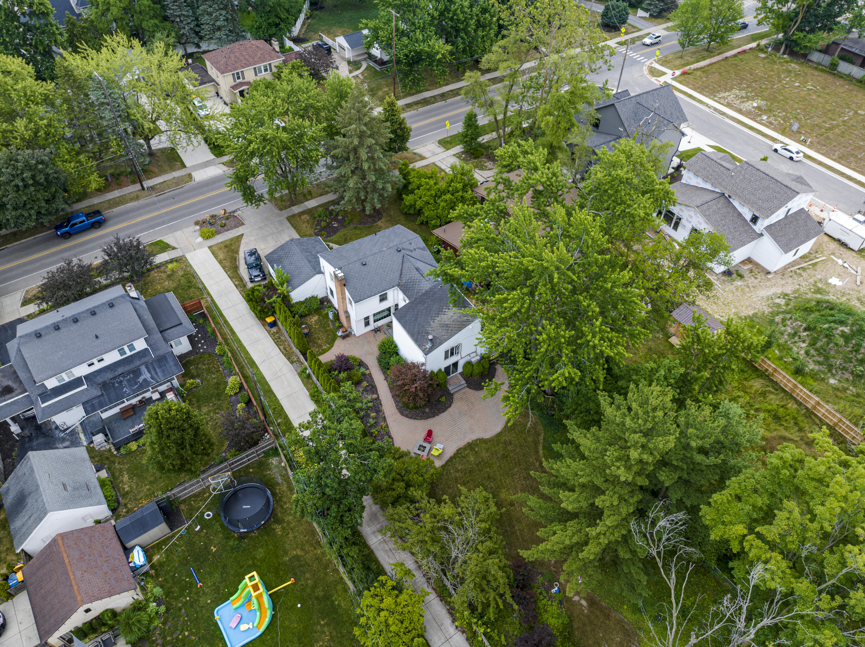 1753 Breton Road Southeast Grand Rapids, MI 49506 - Photo 50 of 62 1753 Breton Road-04