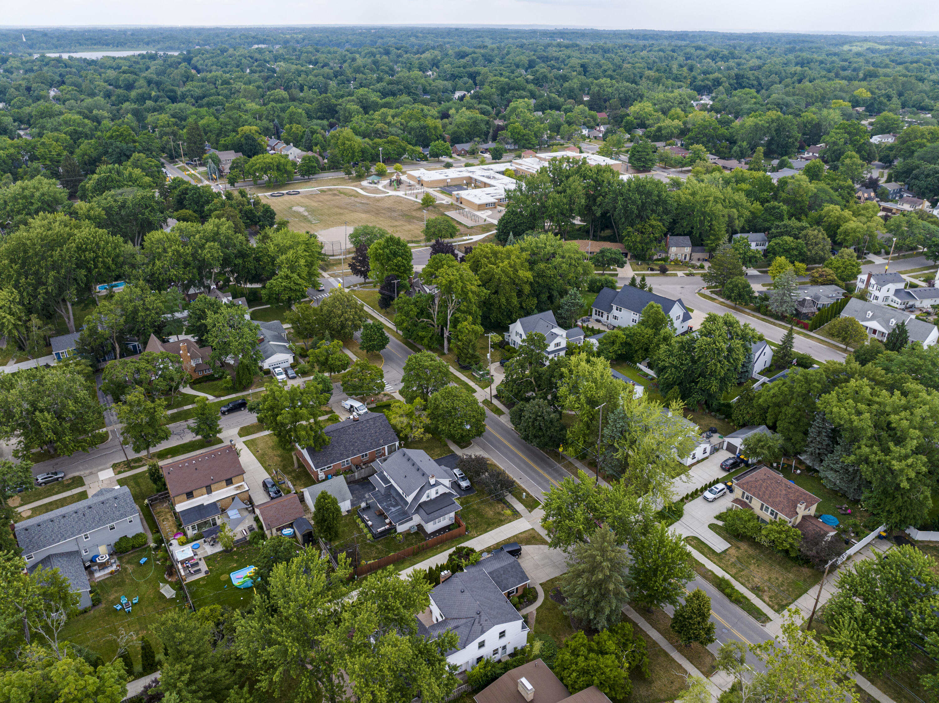 1753 Breton Road Southeast Grand Rapids, MI 49506 - Photo 52 of 62 1753 Breton Road-06